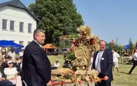 5e7cb455-c528-44d9-a372-6c725d72e081